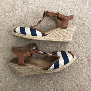 White Mountain Shoes - White Mountain Navy Striped Open Toe Wedges (7) White Mountain Shoes - White Mountain Navy Striped Open Toe Wedges (7)